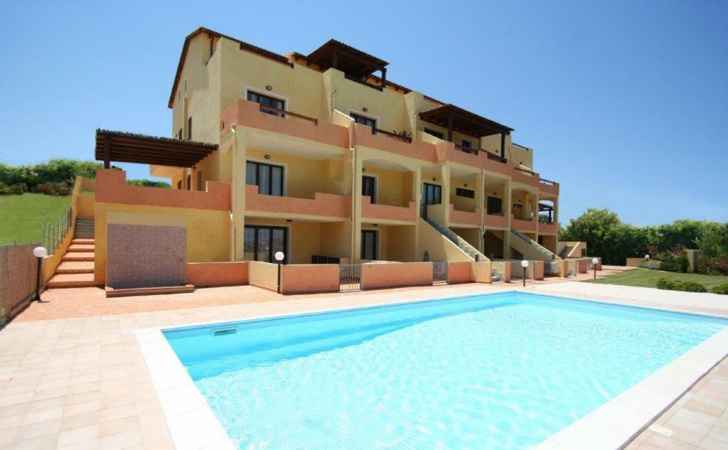 Happy Sun Apartment Кастелсардо Екстериор снимка
